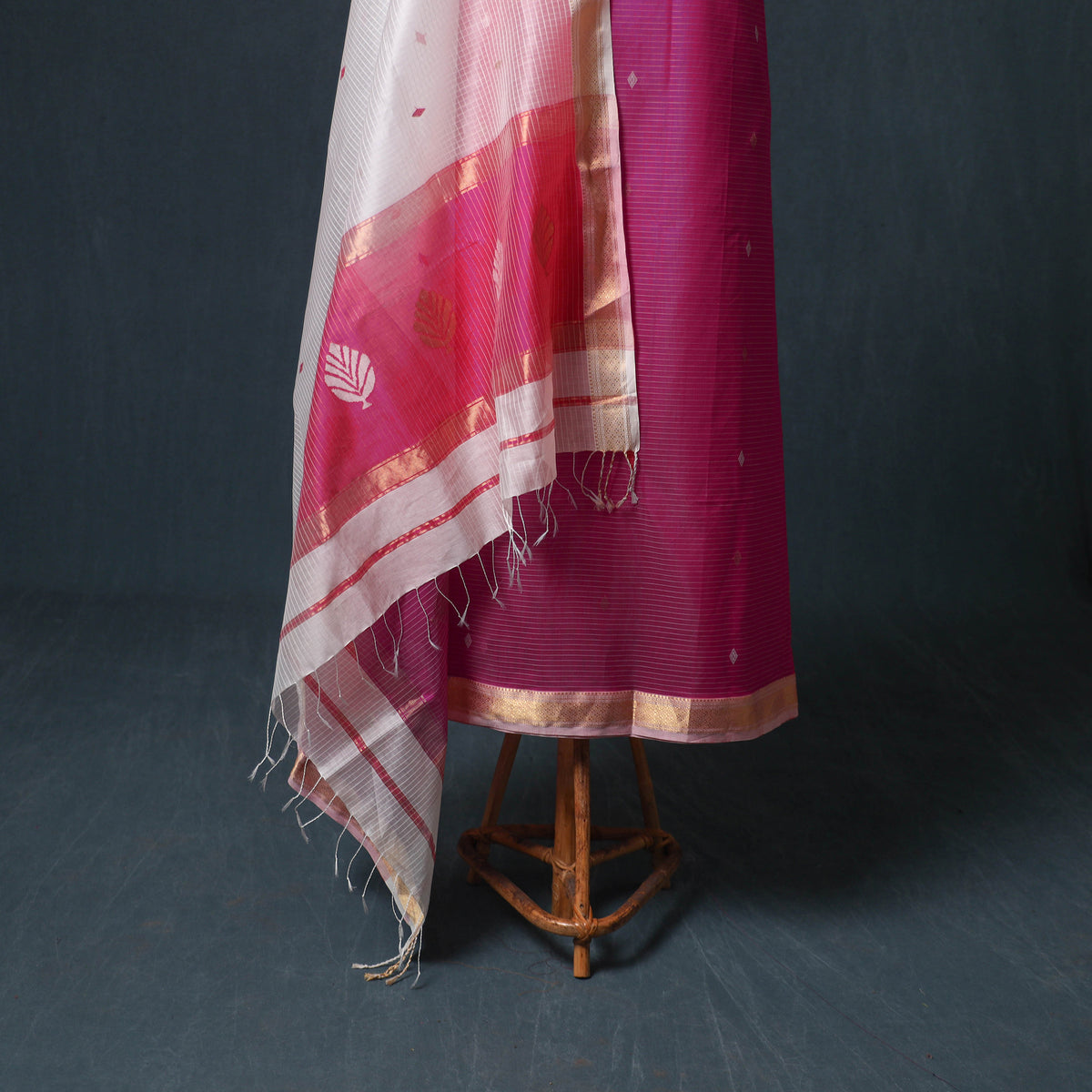 Handloom Maheshwari Silk Buti Unstitched Dress Material: Kurta with Dupatta 15
