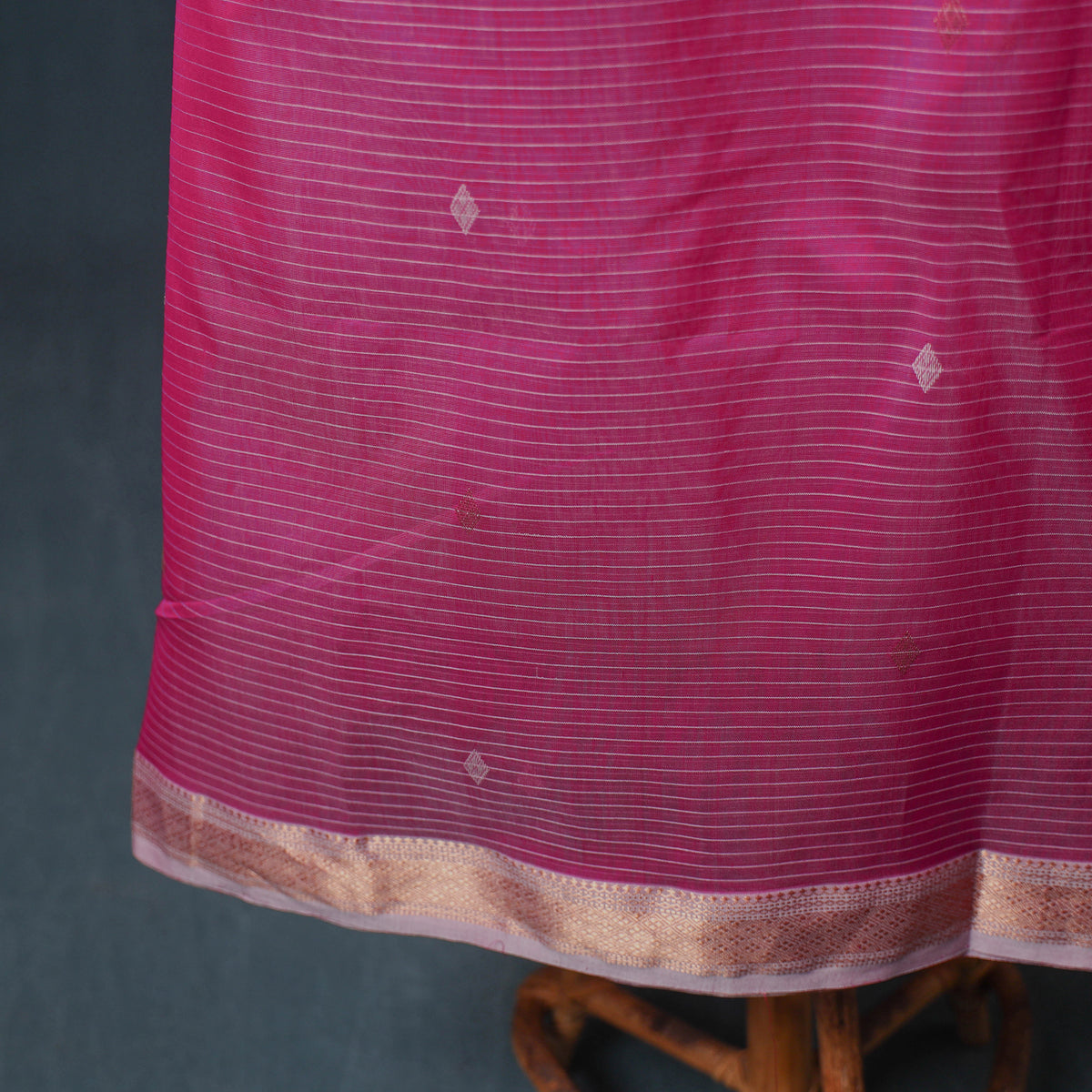 Handloom Maheshwari Silk Buti Unstitched Dress Material: Kurta with Dupatta 15