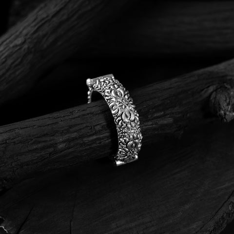 White - saanjh bela lotus oxidised bangle - handcrafted