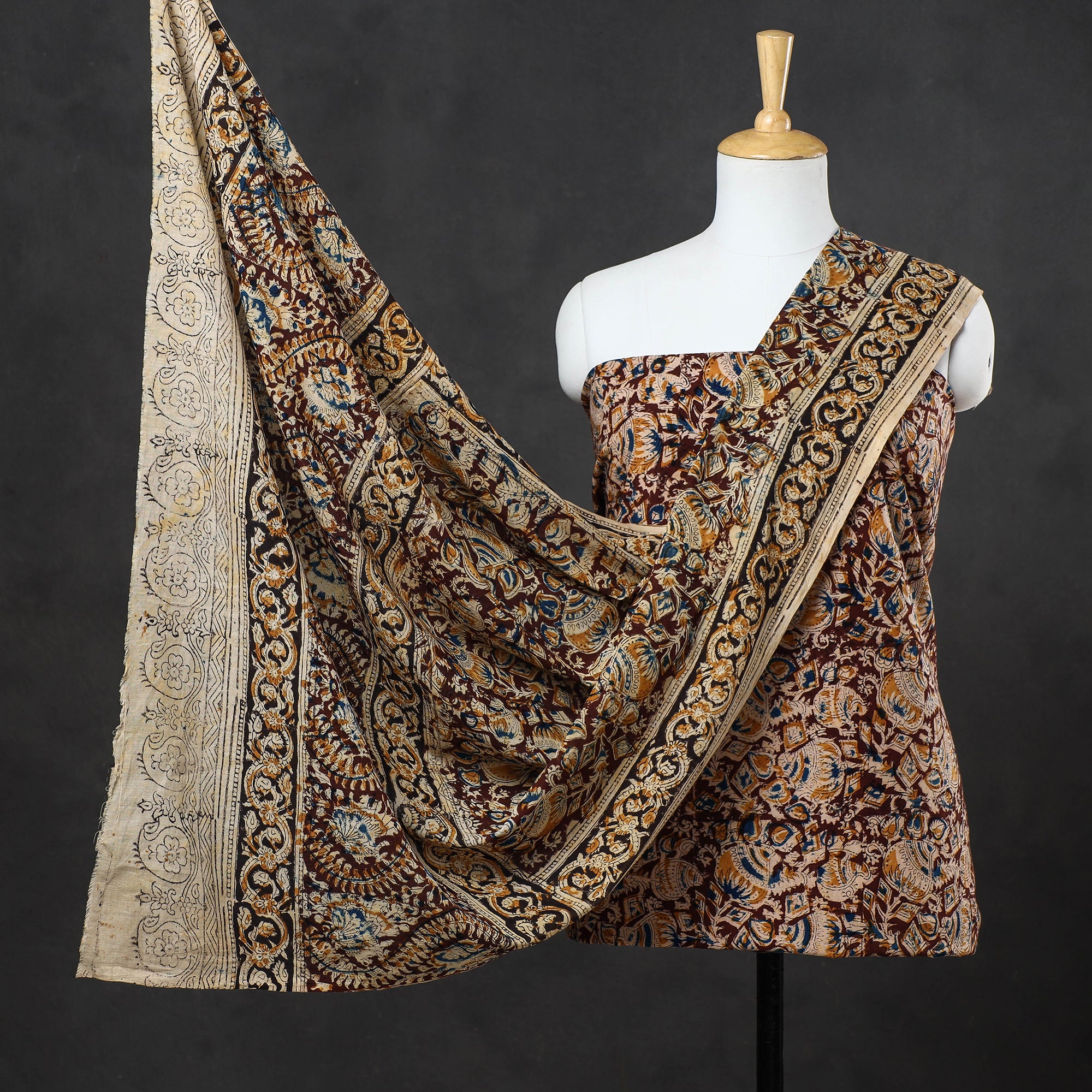 Traditional Garba wear Kutchi Patch work Embroidered Men Kediya, Double  Layer Garba Dress for Men at Rs 2200/piece | MENS KEDIYA GARBA DRESS in  Ahmedabad | ID: 21805499255