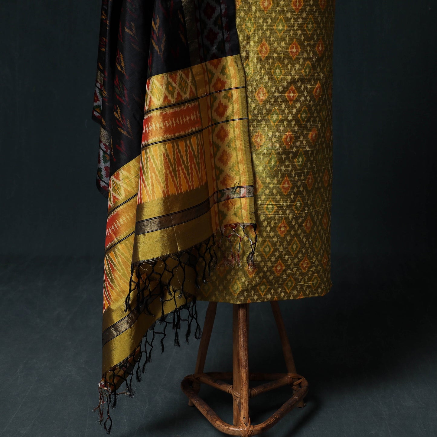 Pochampally Ikat Handwoven Pure Silk 2pc Unstitched Dress Material Kurta Set 02