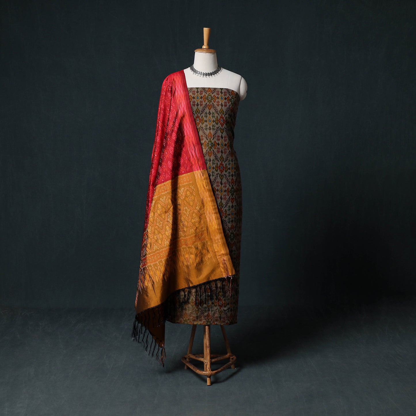 Pochampally Ikat Handwoven Pure Silk 2pc Unstitched Dress Material Kurta Set 09