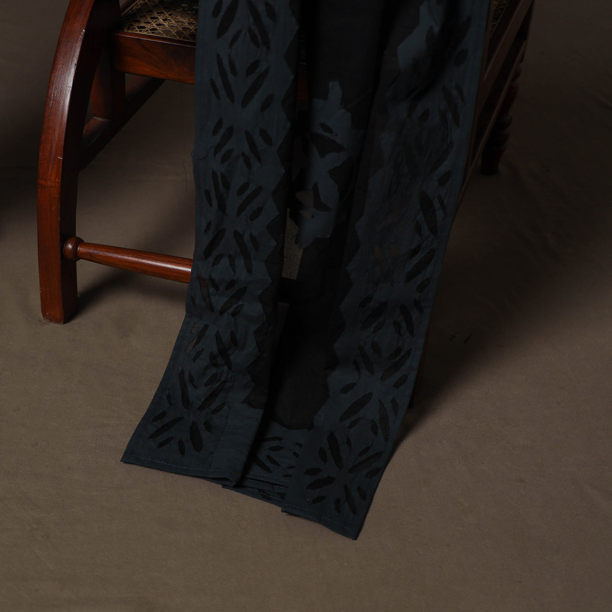 Applique Cutwork Cotton Unstitched Dress Material: Kurta, Bottom & Dupatta 02