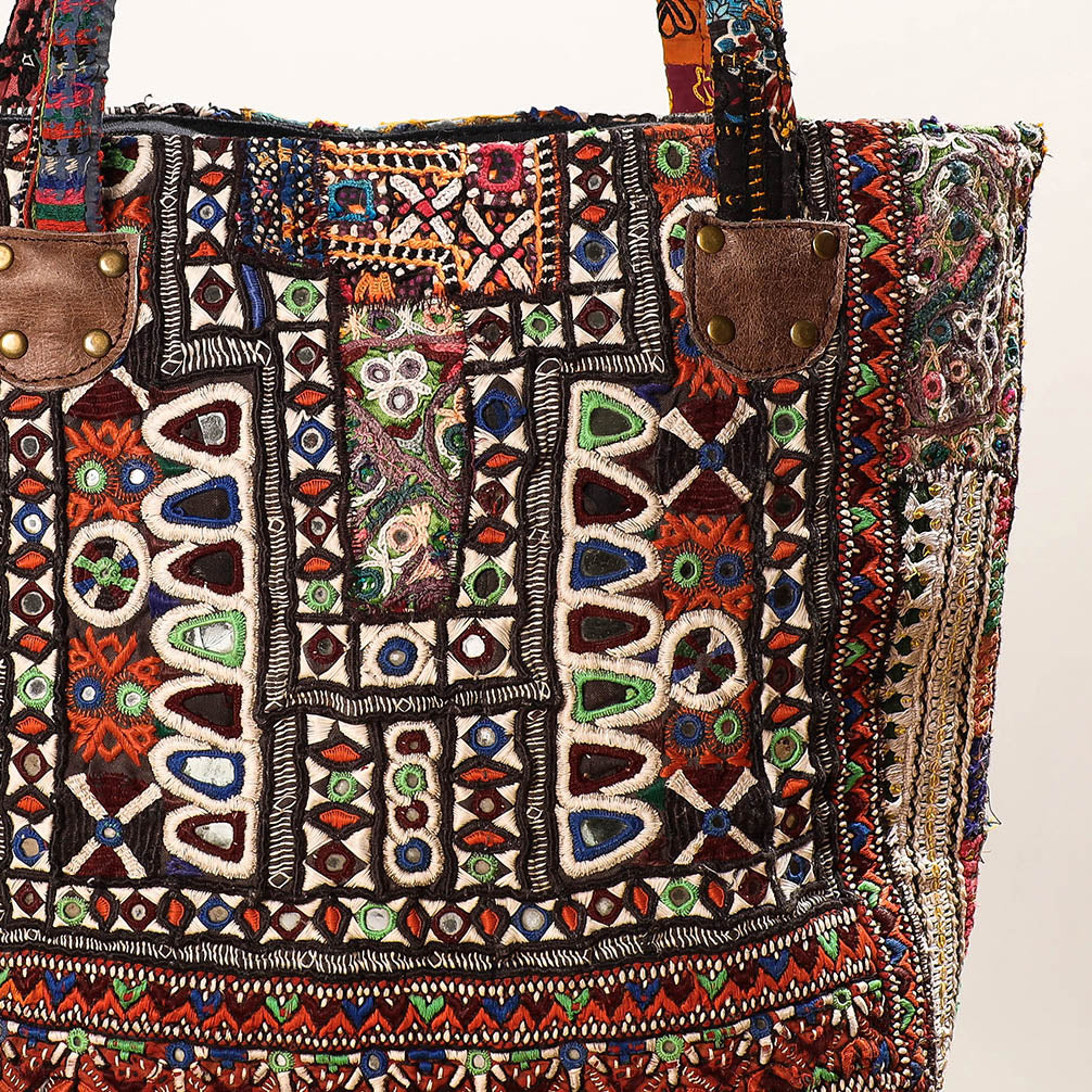 embroidery shoulder bag