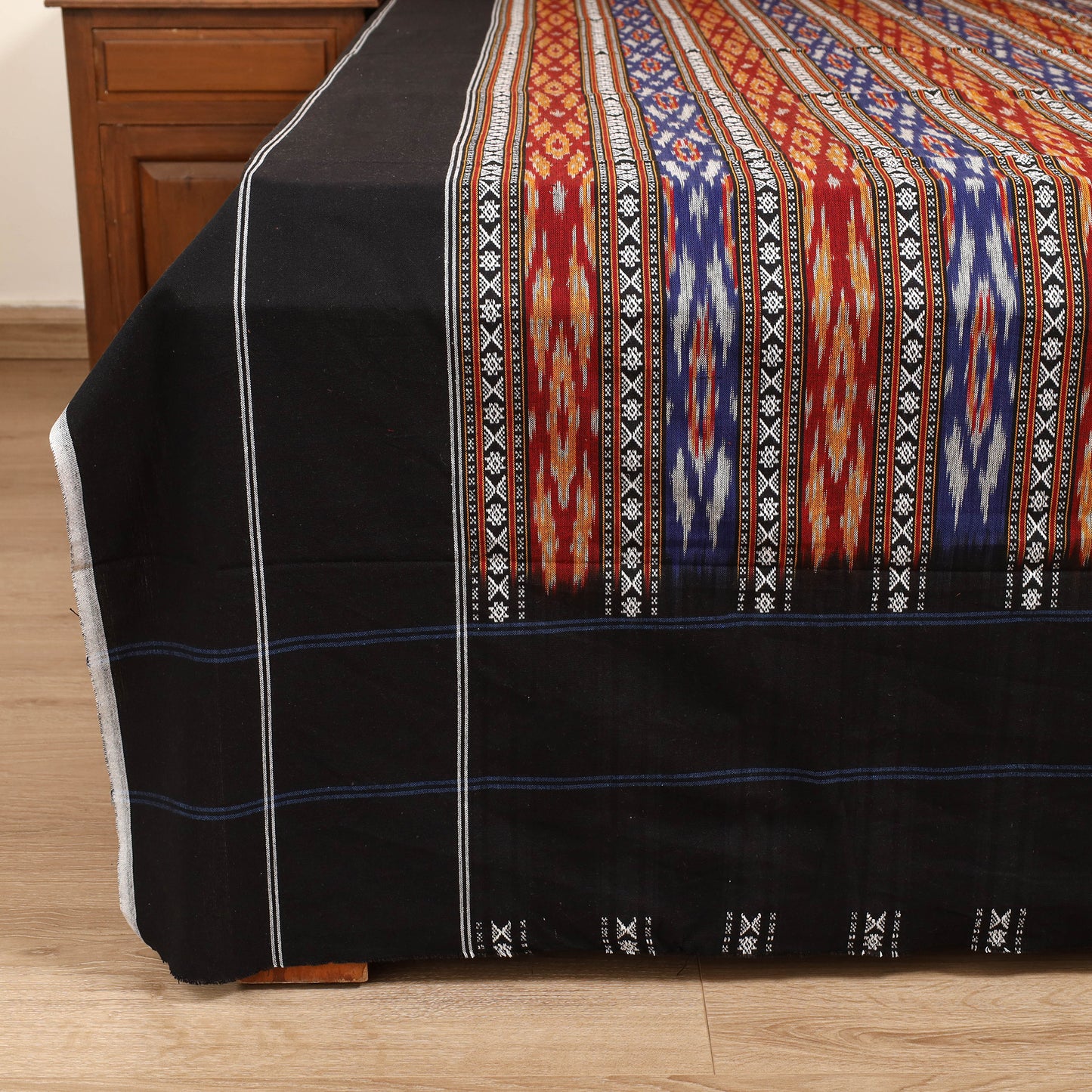 Pochampally Dabi Ikat Cotton Double Bedsheet Set (108 x 90 in) 07
