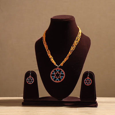 Tikuli Art Handpainted Wooden Necklace Set