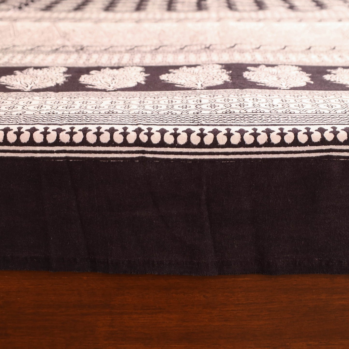 Bagh Hand Block Print Cotton Double Bedsheet (108 x 90 in) 09