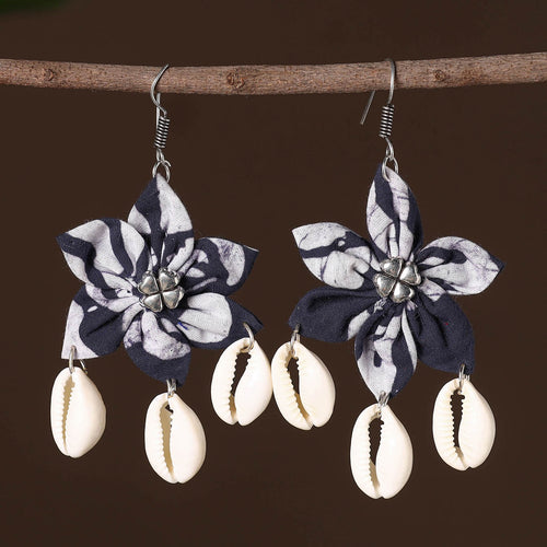 Anika Fabart Phool Kali Shell Earrings