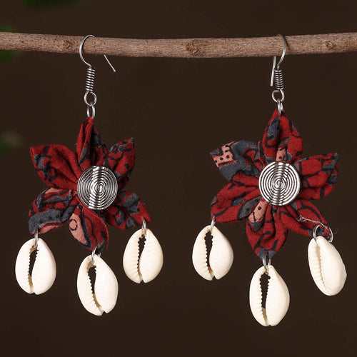 Anvi Fabart Phool Kali Shell Earrings