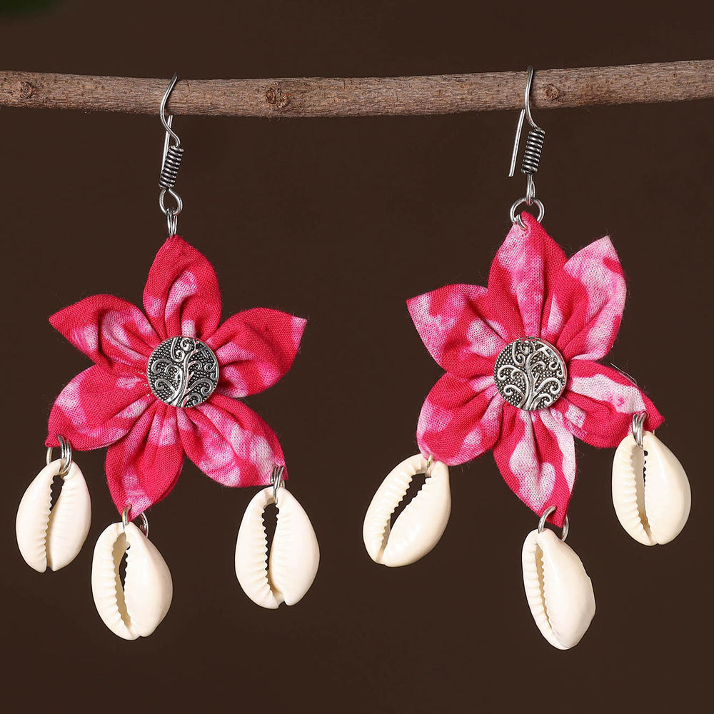 Somya Fabart Phool Kali Shell Earrings