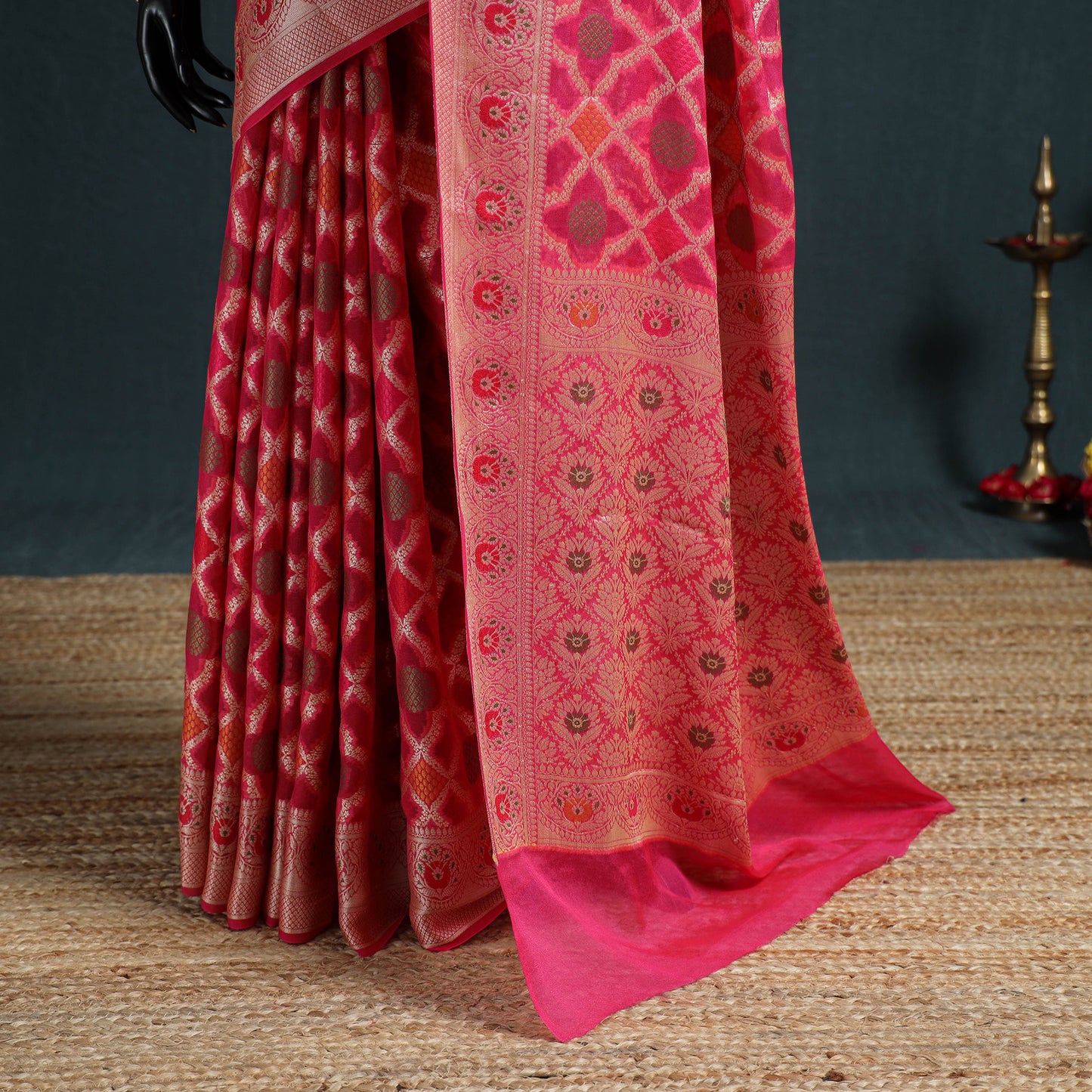Banarasi Pure Handwoven Georgette Meena Buti Zari Jaal Work Saree 07
