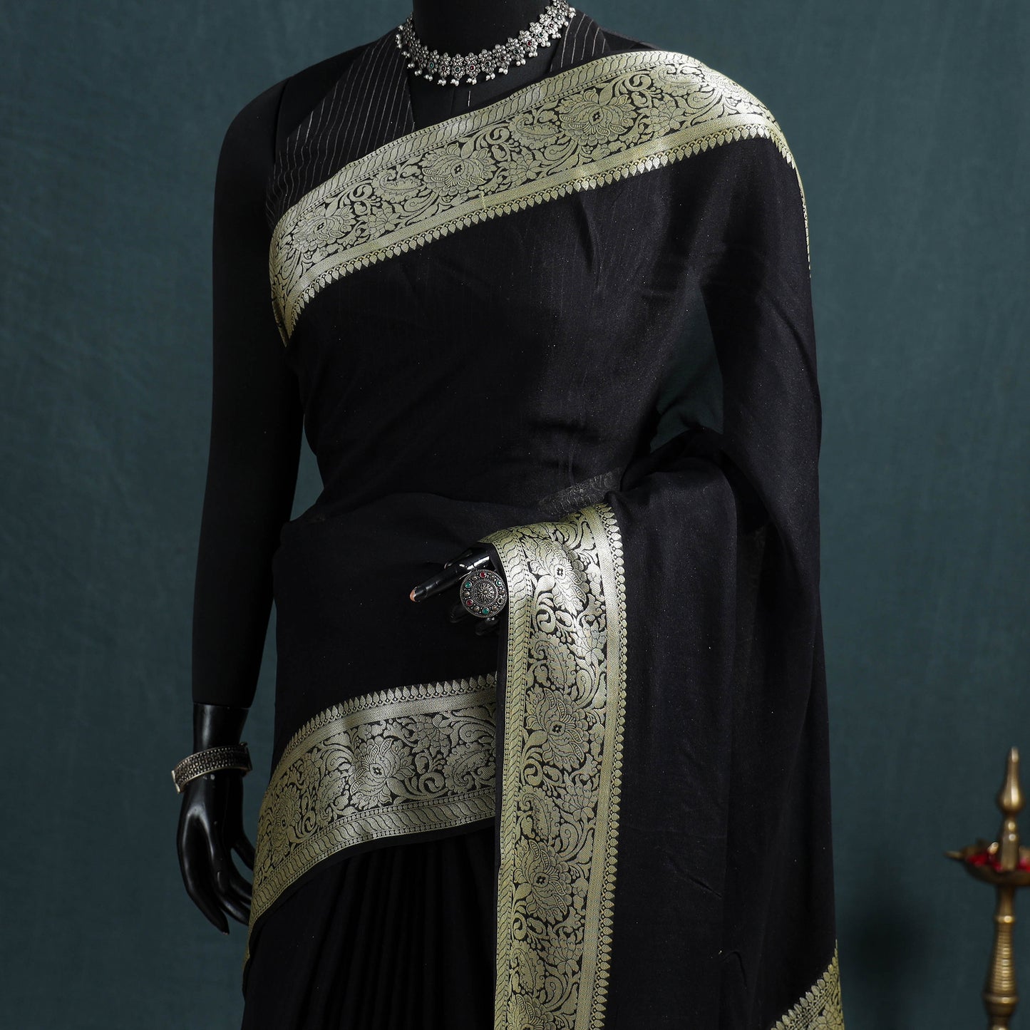 Banarasi Pure Handwoven Georgette Saree with Zari Border 14