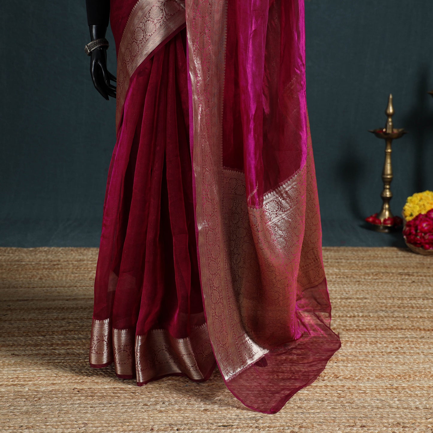 Banarasi Pure Handwoven Georgette Saree with Zari Border 15