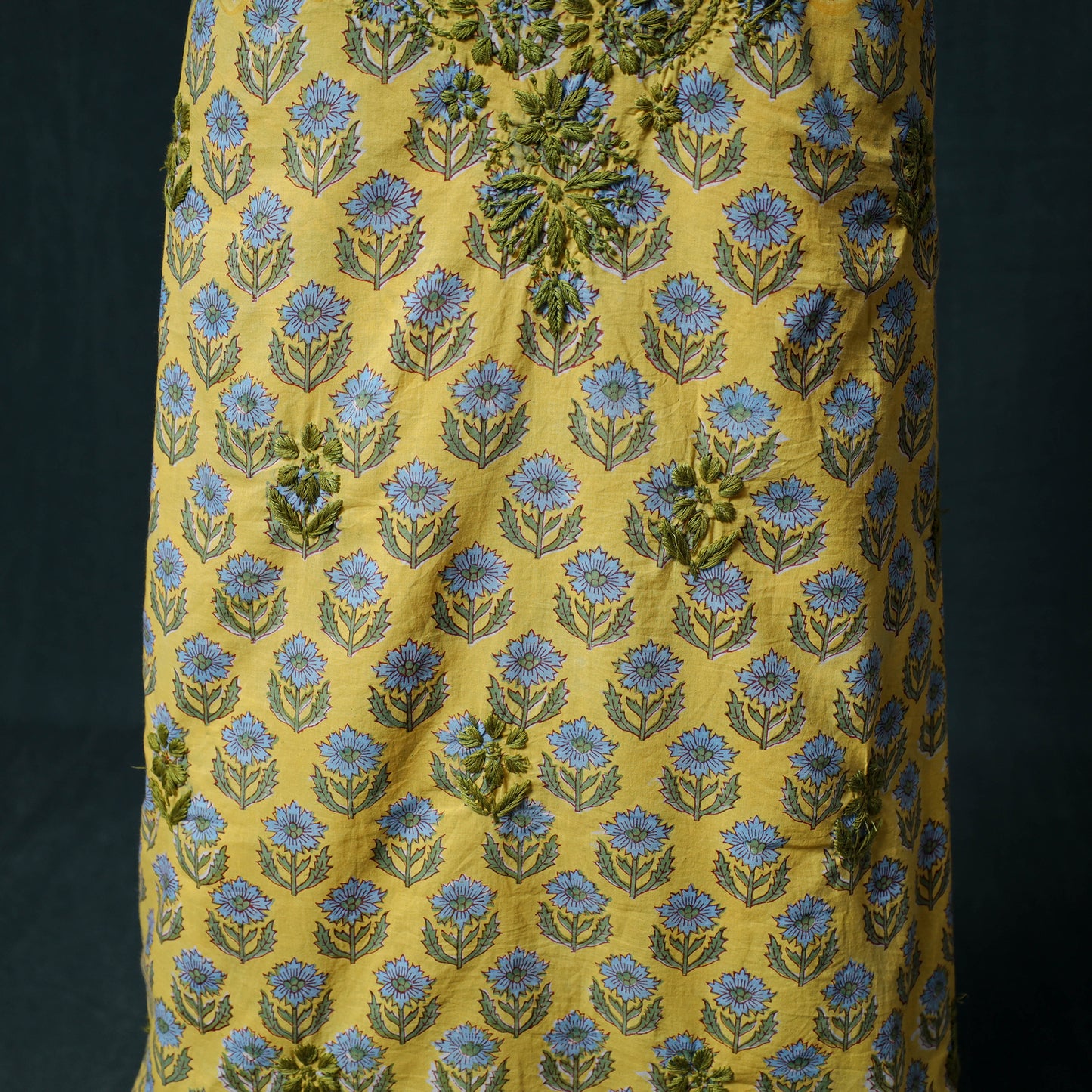 Lucknowi Chikankari Hand Embroidered Cotton Unstitched Kurta Material (2.7M) 31