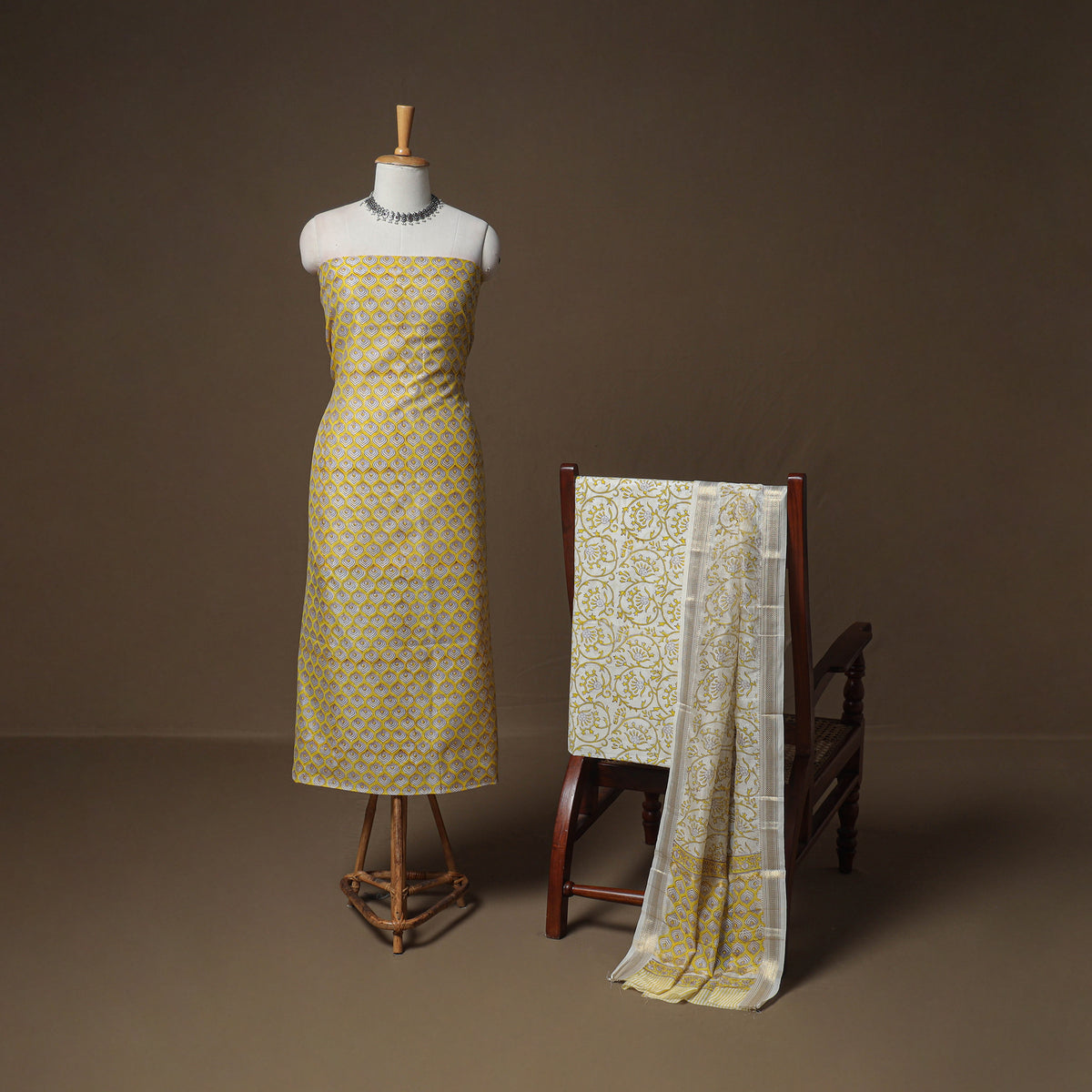 Floral Sanganeri Print Maheshwari Silk Unstitched Dress Material: Kurta, Bottom & Dupatta 06