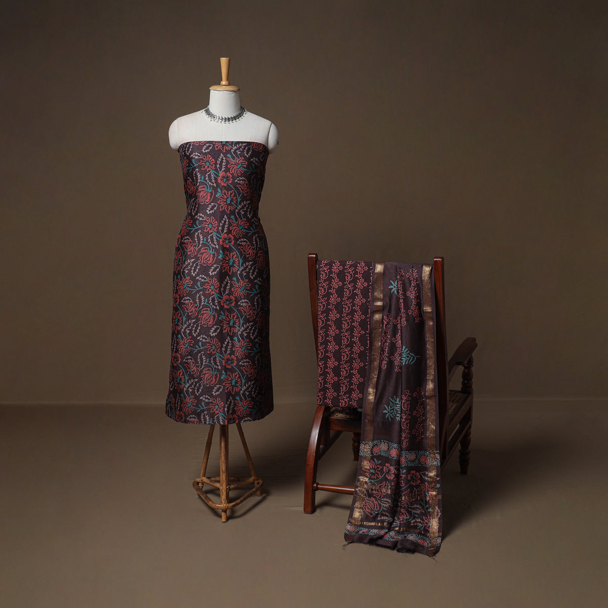 Floral Sanganeri Print Maheshwari Silk Unstitched Dress Material: Kurta, Bottom & Dupatta 09