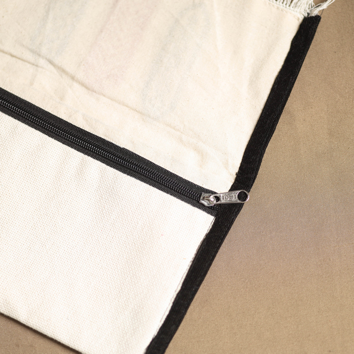 Toda Hand Embroidered Clutch 02