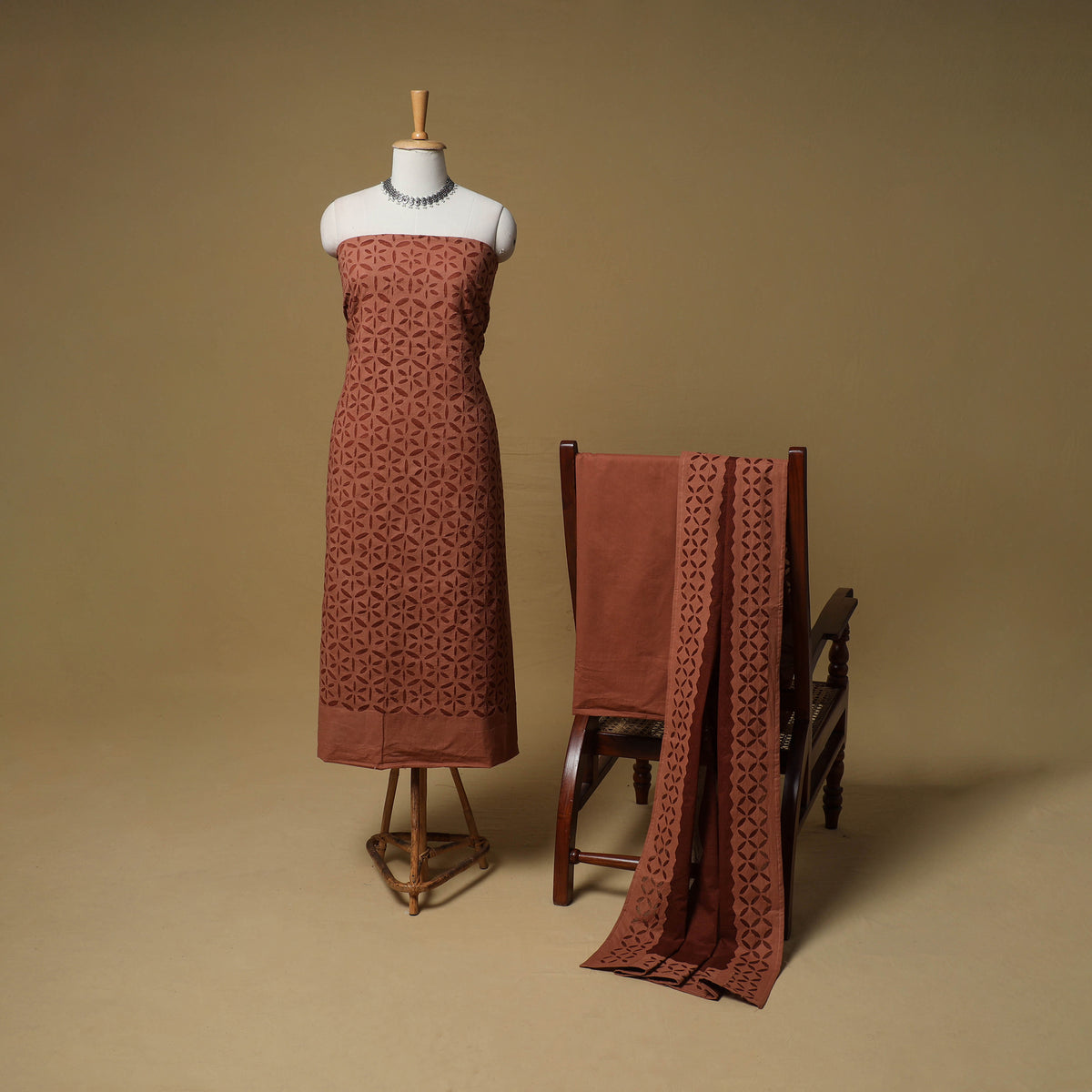 Barmer Applique Cutwork Cotton Unstitched Dress Material: Kurta, Bottom & Dupatta 04