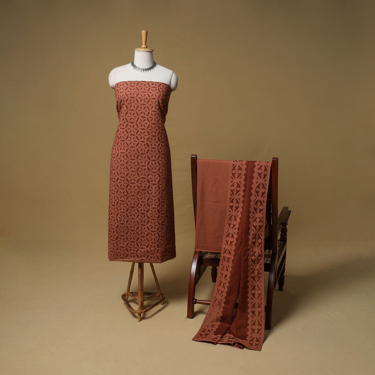 Barmer Applique Cutwork Cotton Unstitched Dress Material: Kurta, Bottom & Dupatta 12