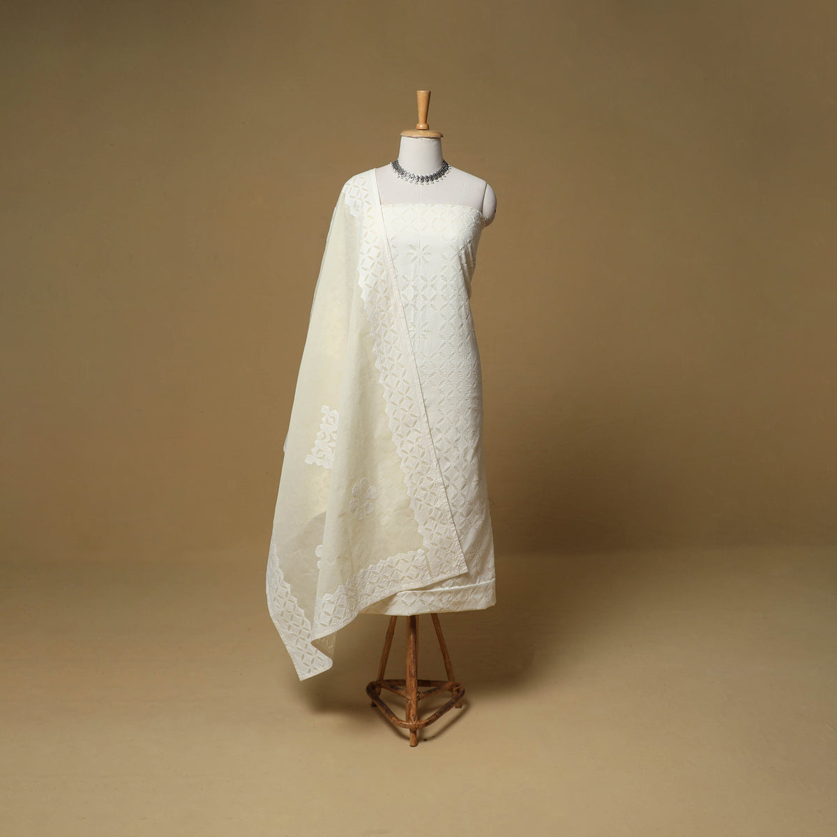 Barmer Applique Cutwork Cotton Unstitched Dress Material: Kurta, Bottom & Dupatta 15