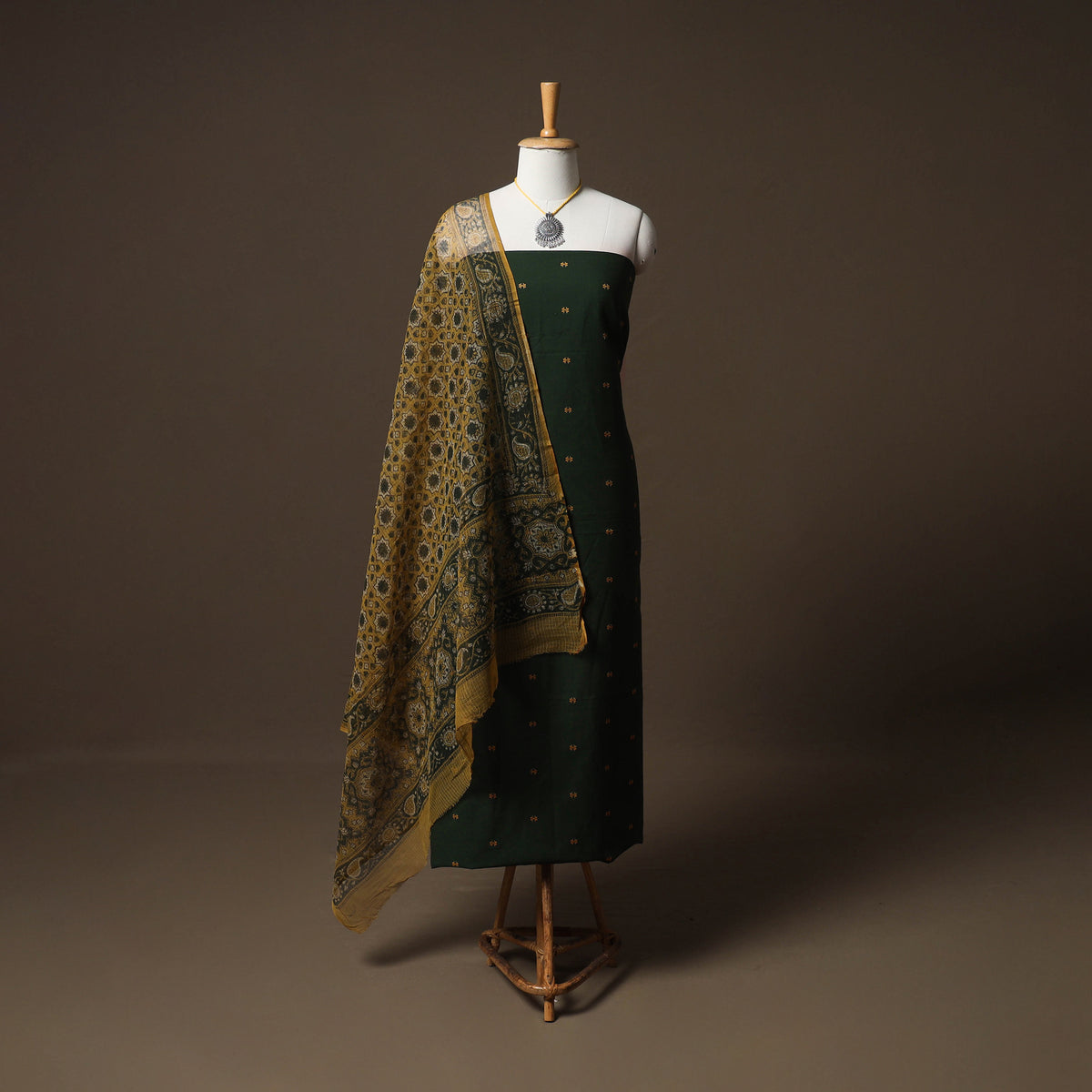 Jacquard Cotton Unstitched Dress Material: Kurta & Dupatta with Jewellery 09