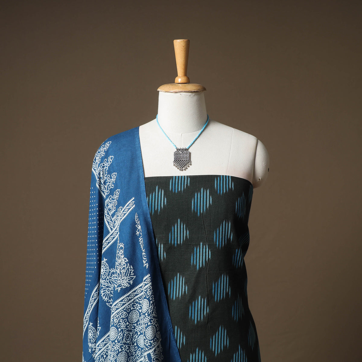 Pochampally Ikat Cotton Unstitched Dress Material: Kurta & Dupatta with Jewellery 03