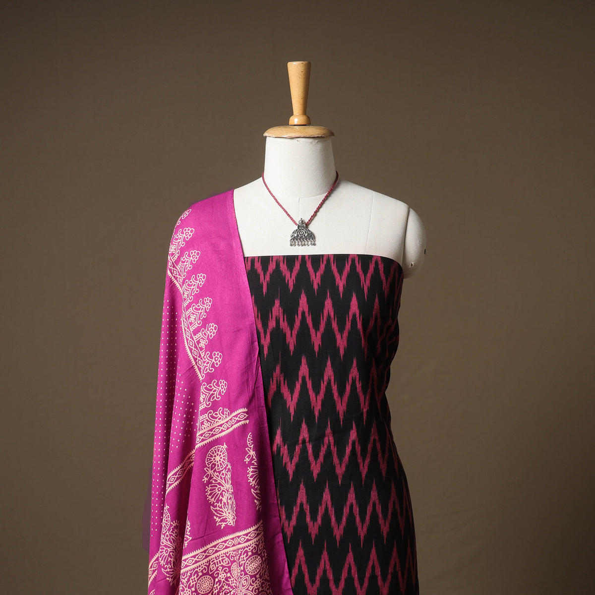 Pochampally Ikat Cotton Unstitched Dress Material: Kurta & Dupatta with Jewellery 07