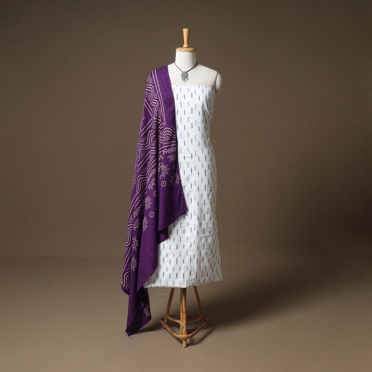 Pochampally Ikat Cotton Unstitched Dress Material: Kurta & Dupatta with Jewellery 08