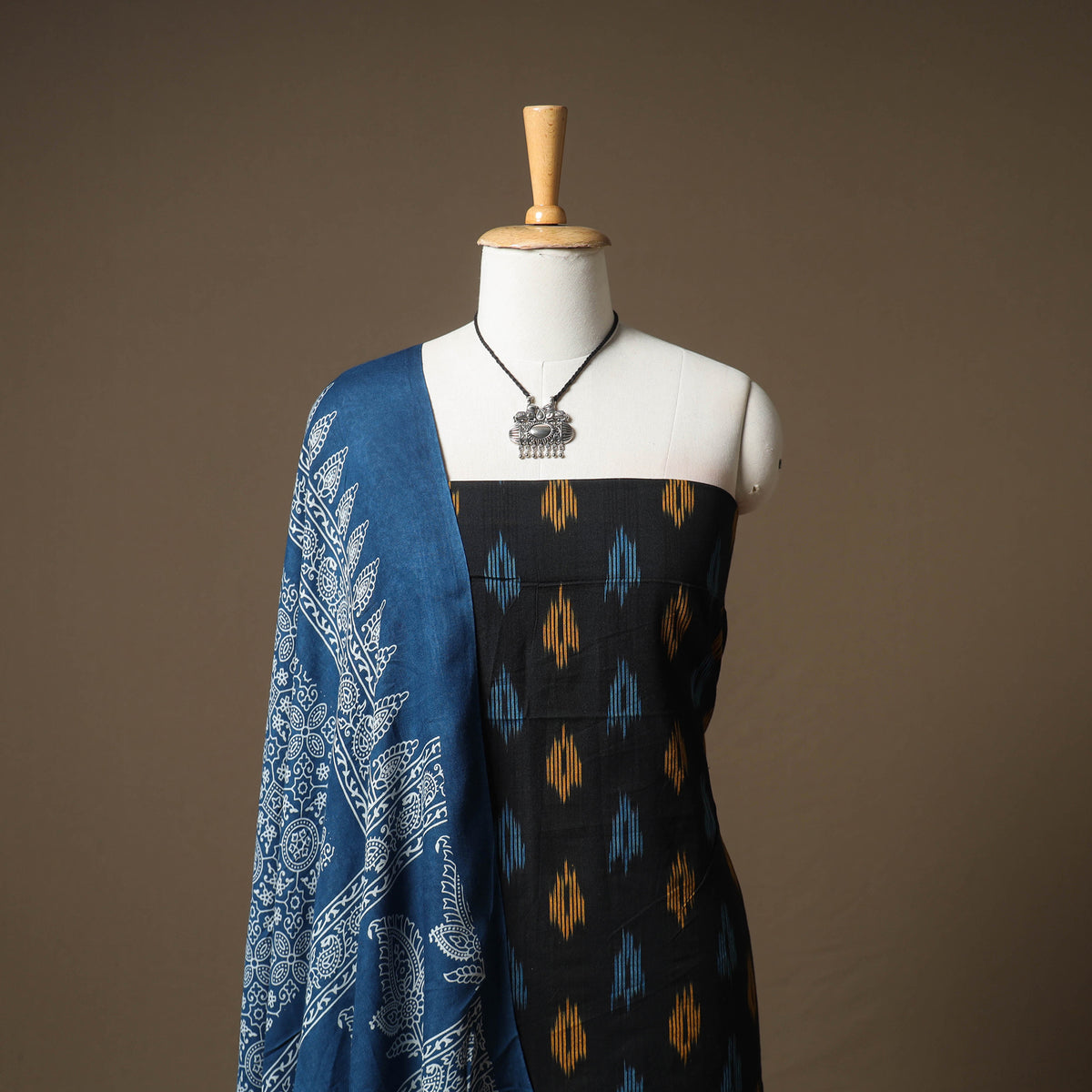 Pochampally Ikat Cotton Unstitched Dress Material: Kurta & Dupatta with Jewellery 09