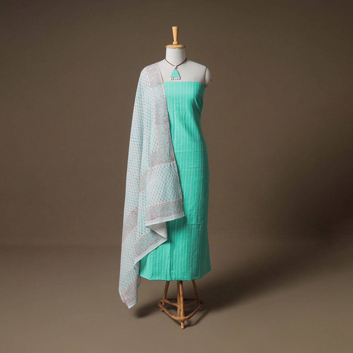 Jacquard Cotton Unstitched Dress Material: Kurta & Dupatta with Jewellery 16
