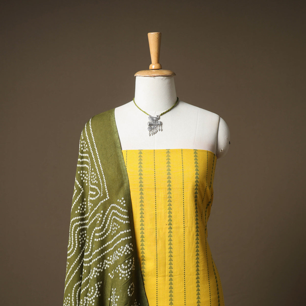 Jacquard Cotton Unstitched Dress Material: Kurta & Dupatta with Jewellery 18