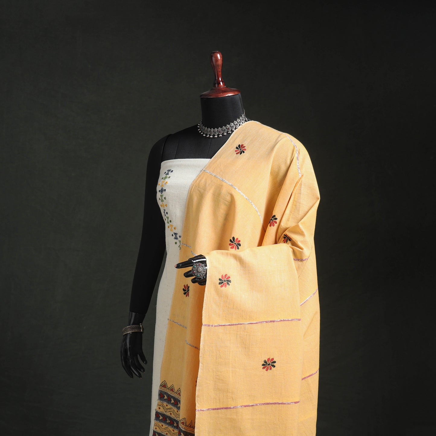 Kantha Hand Embroidered Khes Handwoven Cotton Dupatta 02