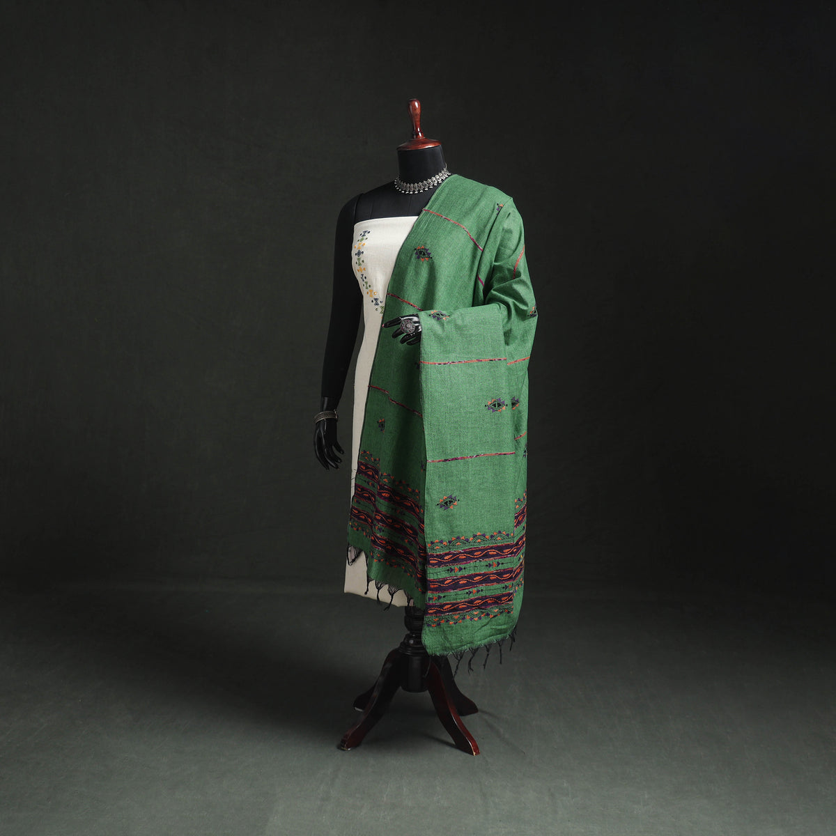 Kantha Hand Embroidered Khes Handwoven Cotton Dupatta 03