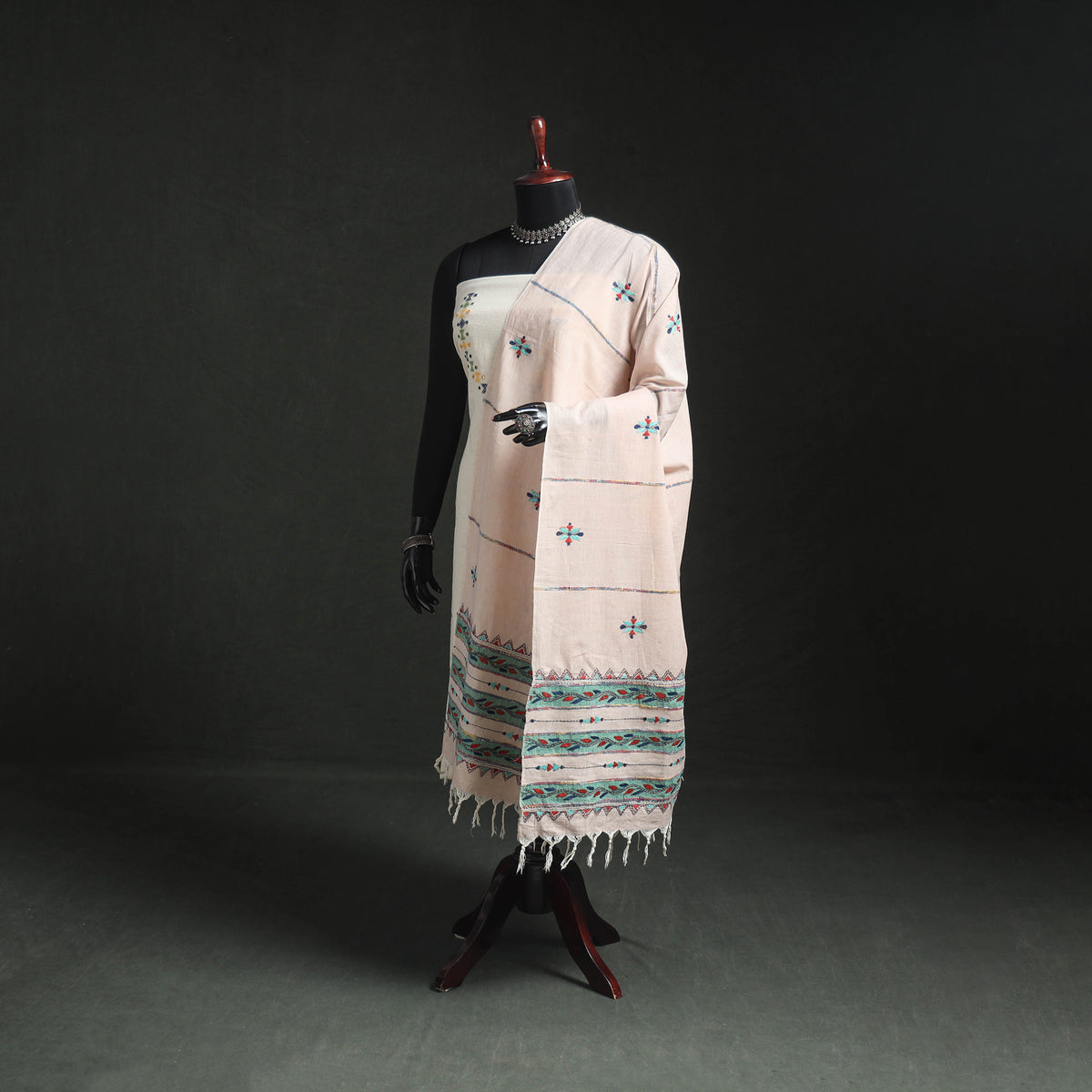 Kantha Hand Embroidered Khes Handwoven Cotton Dupatta 04