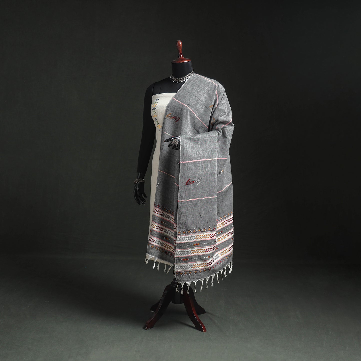 Kantha Hand Embroidered Khes Handwoven Cotton Dupatta 05