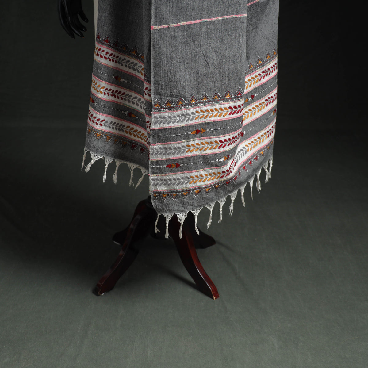 Kantha Hand Embroidered Khes Handwoven Cotton Dupatta 05