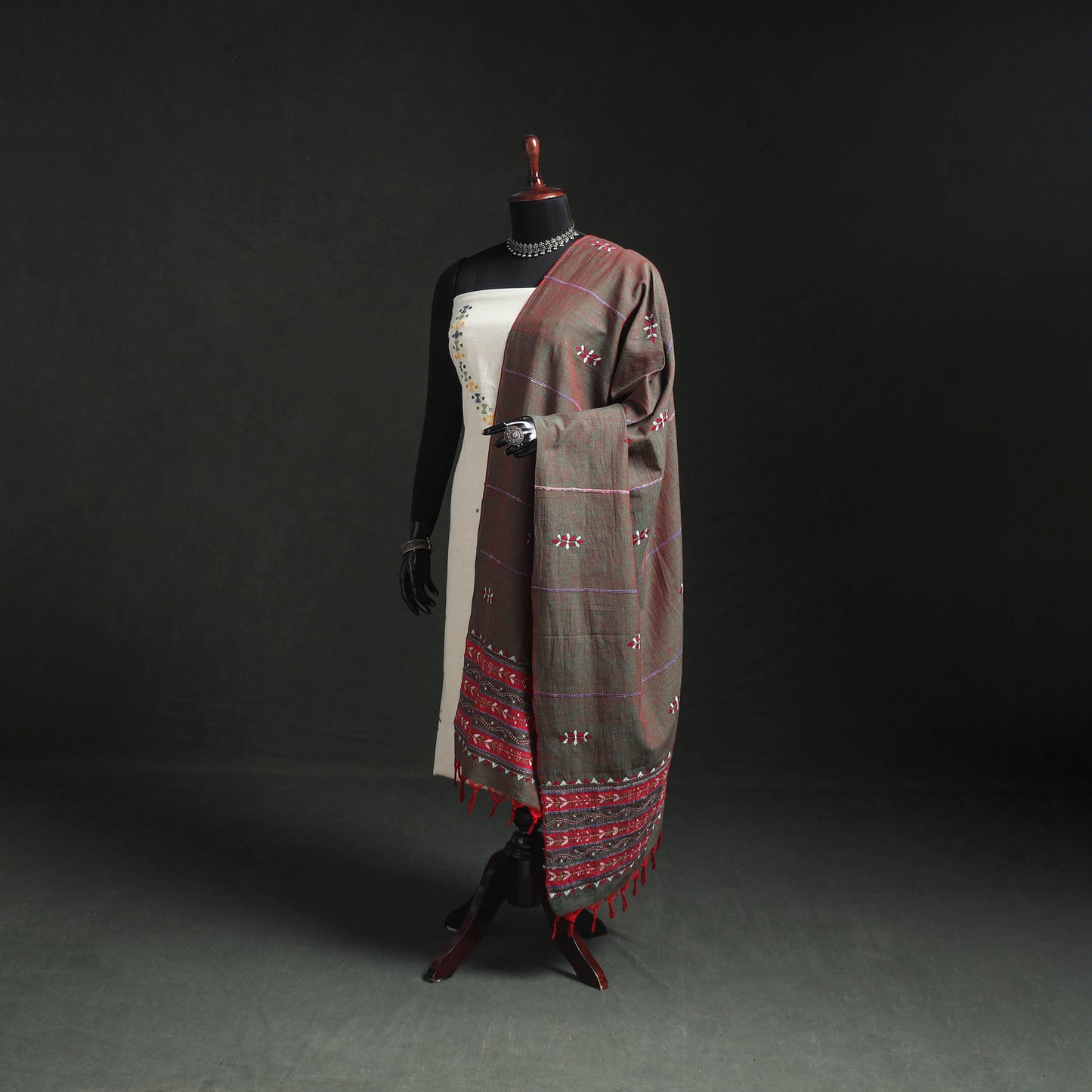 Kantha Hand Embroidered Khes Handwoven Cotton Dupatta 07