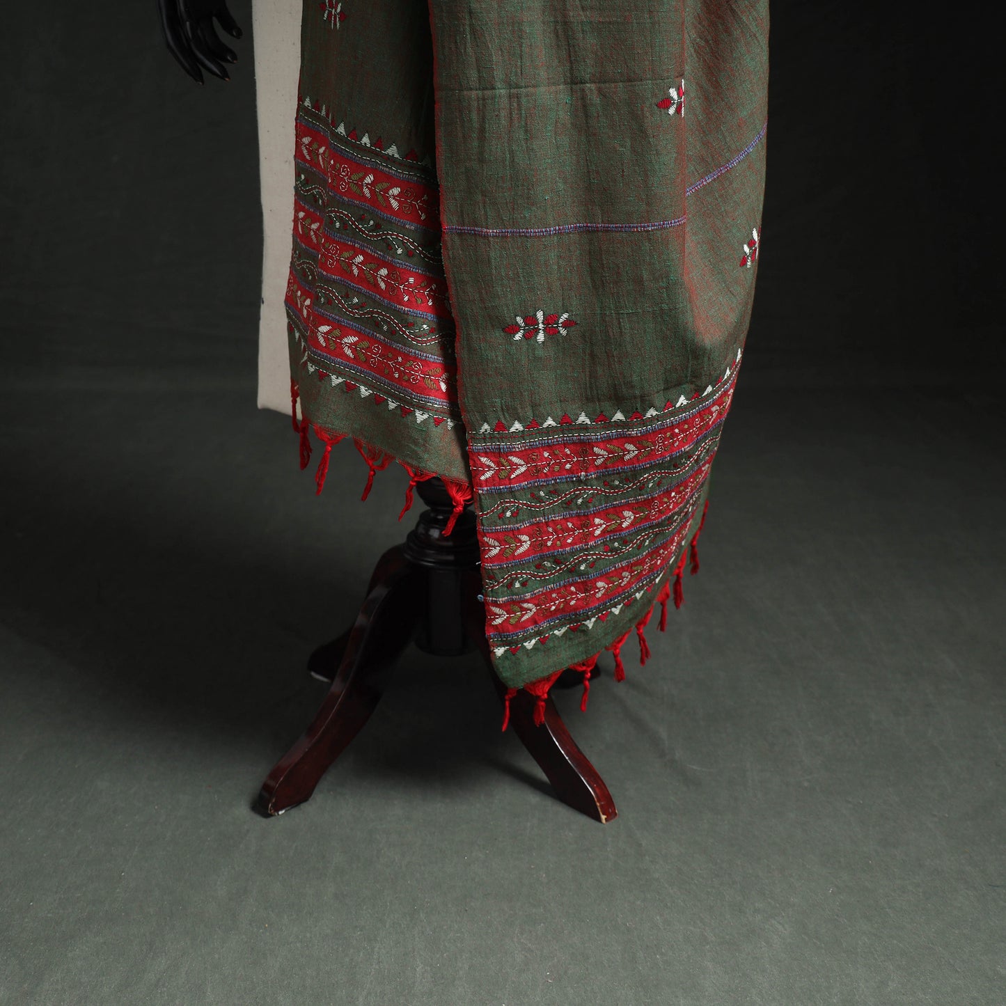 Kantha Hand Embroidered Khes Handwoven Cotton Dupatta 07