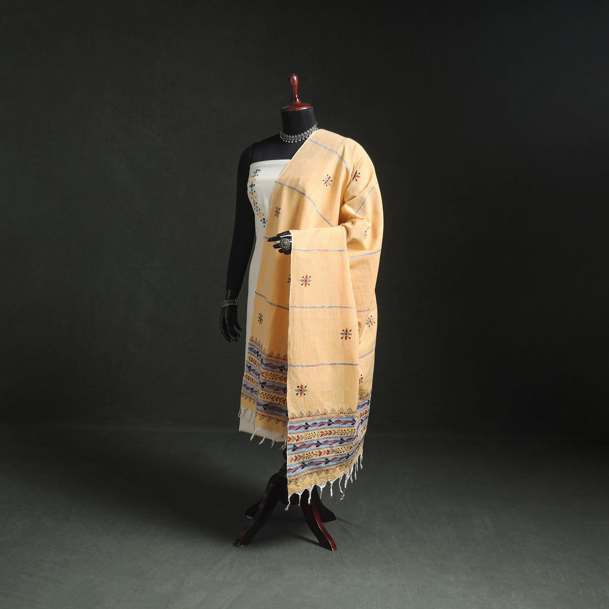 Kantha Hand Embroidered Khes Handwoven Cotton Dupatta 08