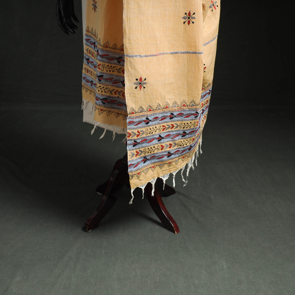Kantha Hand Embroidered Khes Handwoven Cotton Dupatta 08