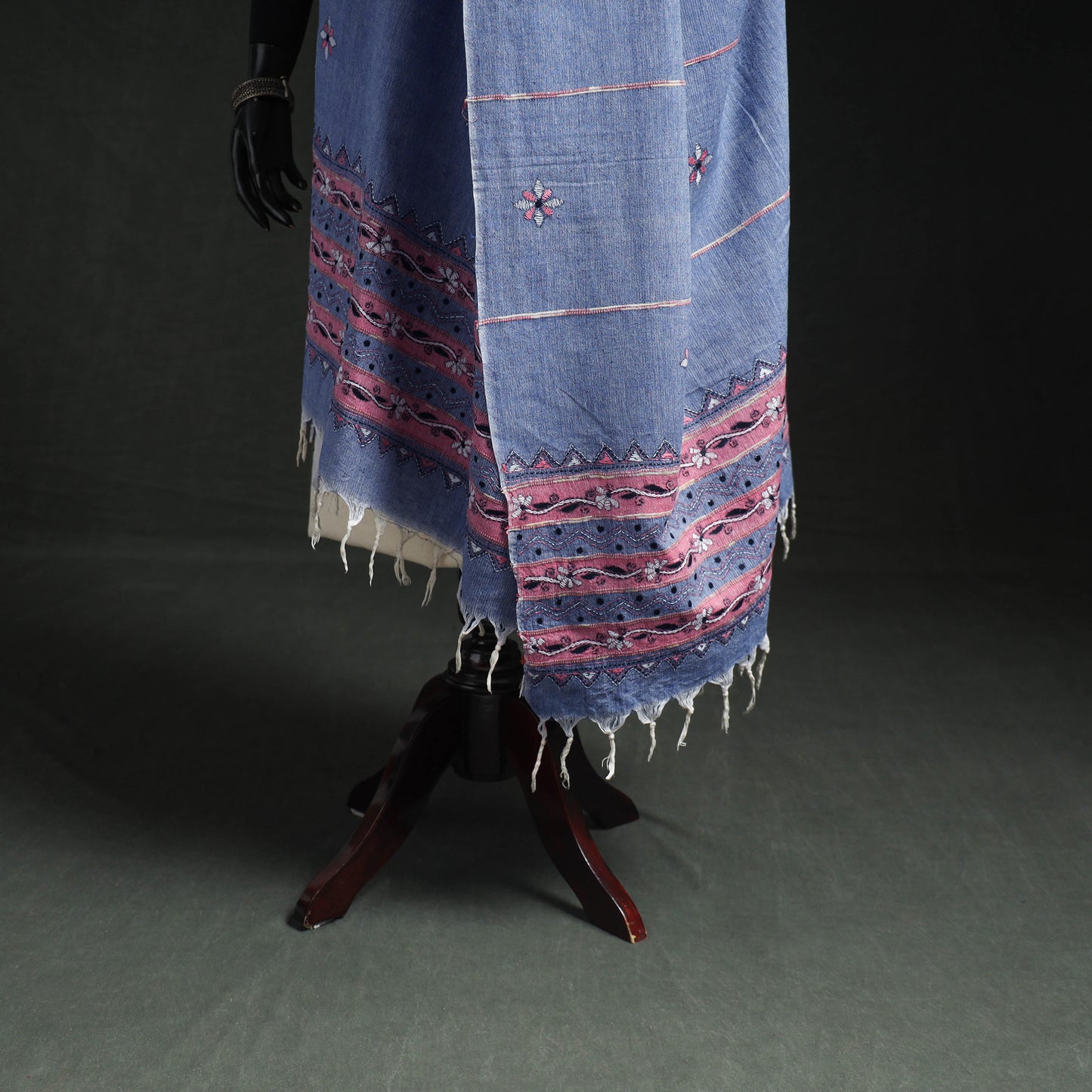 Kantha Hand Embroidered Khes Handwoven Cotton Dupatta 09