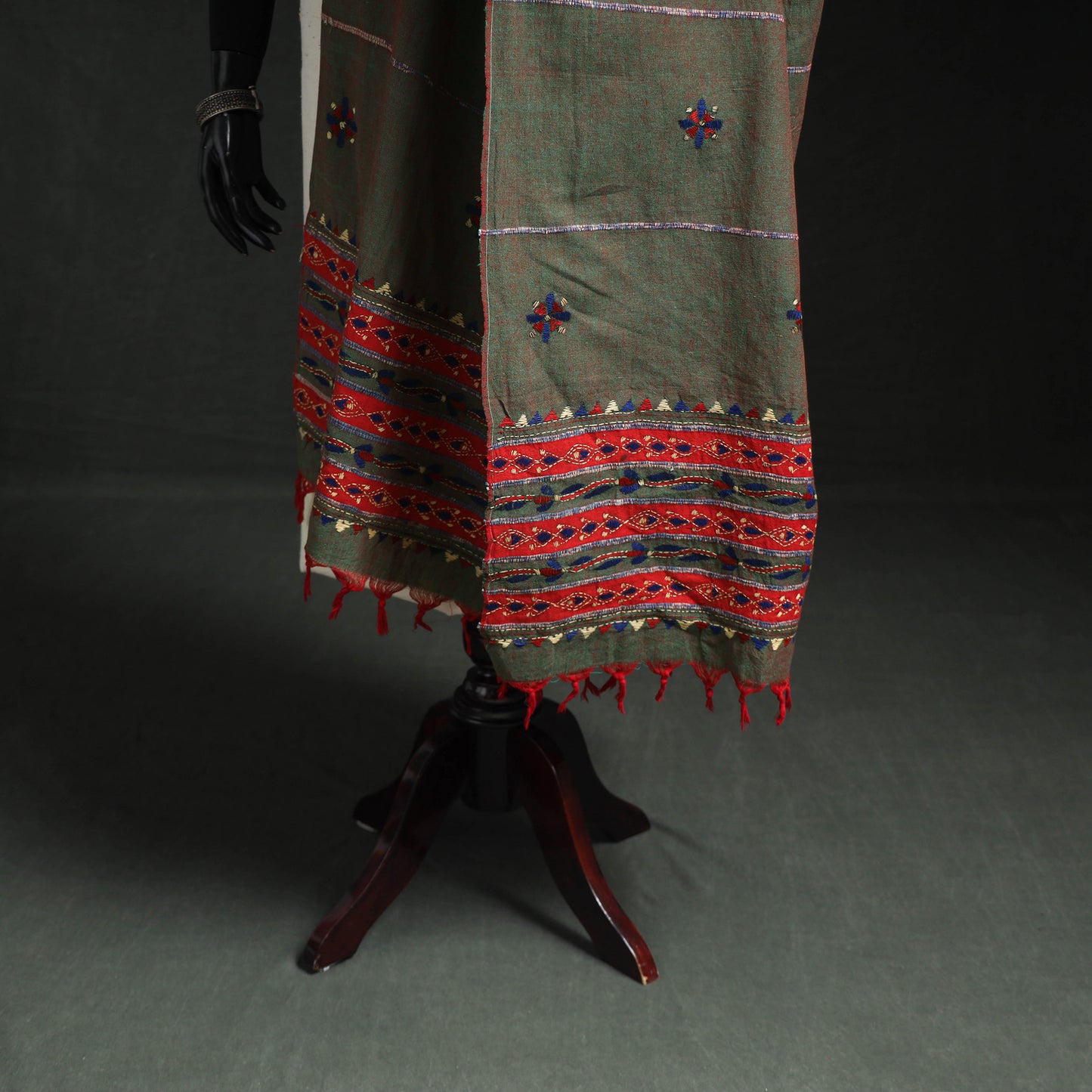 Kantha Hand Embroidered Khes Handwoven Cotton Dupatta 15