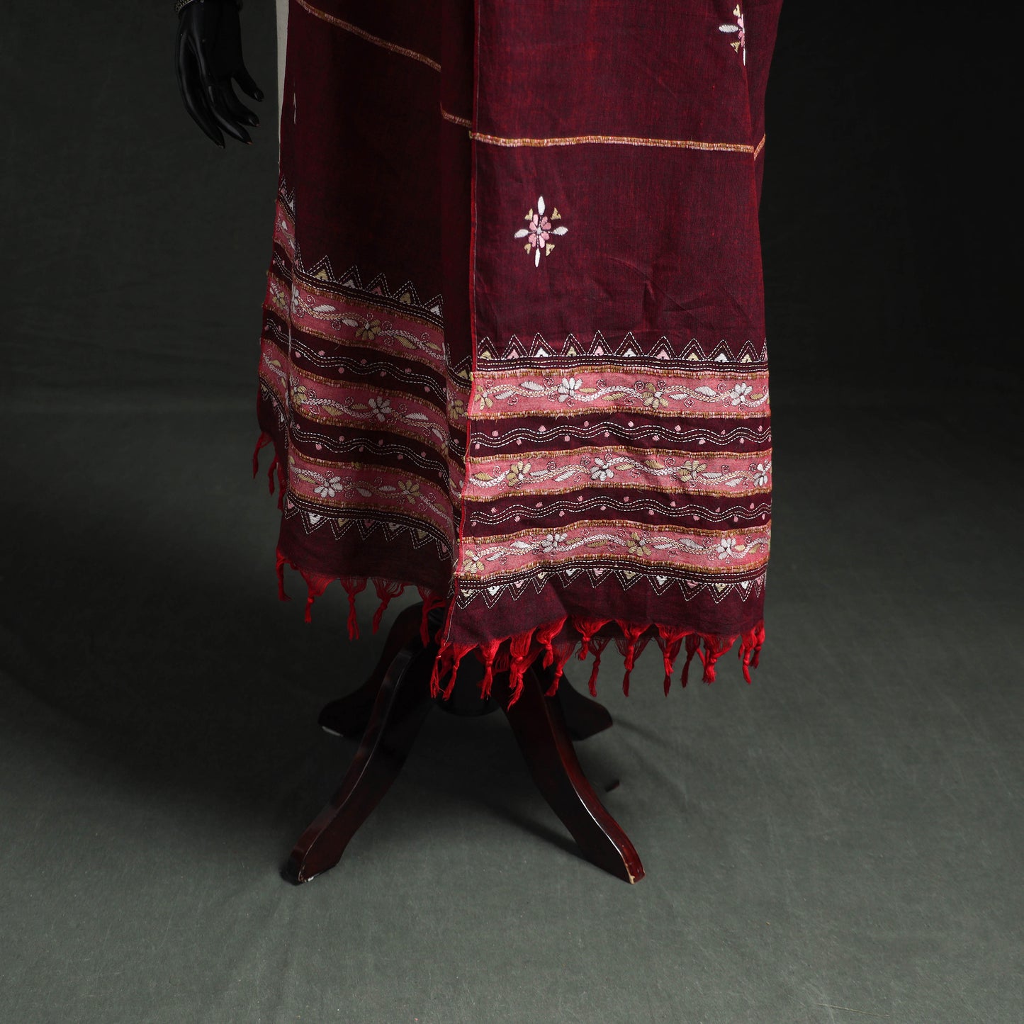 Kantha Hand Embroidered Khes Handwoven Cotton Dupatta 18