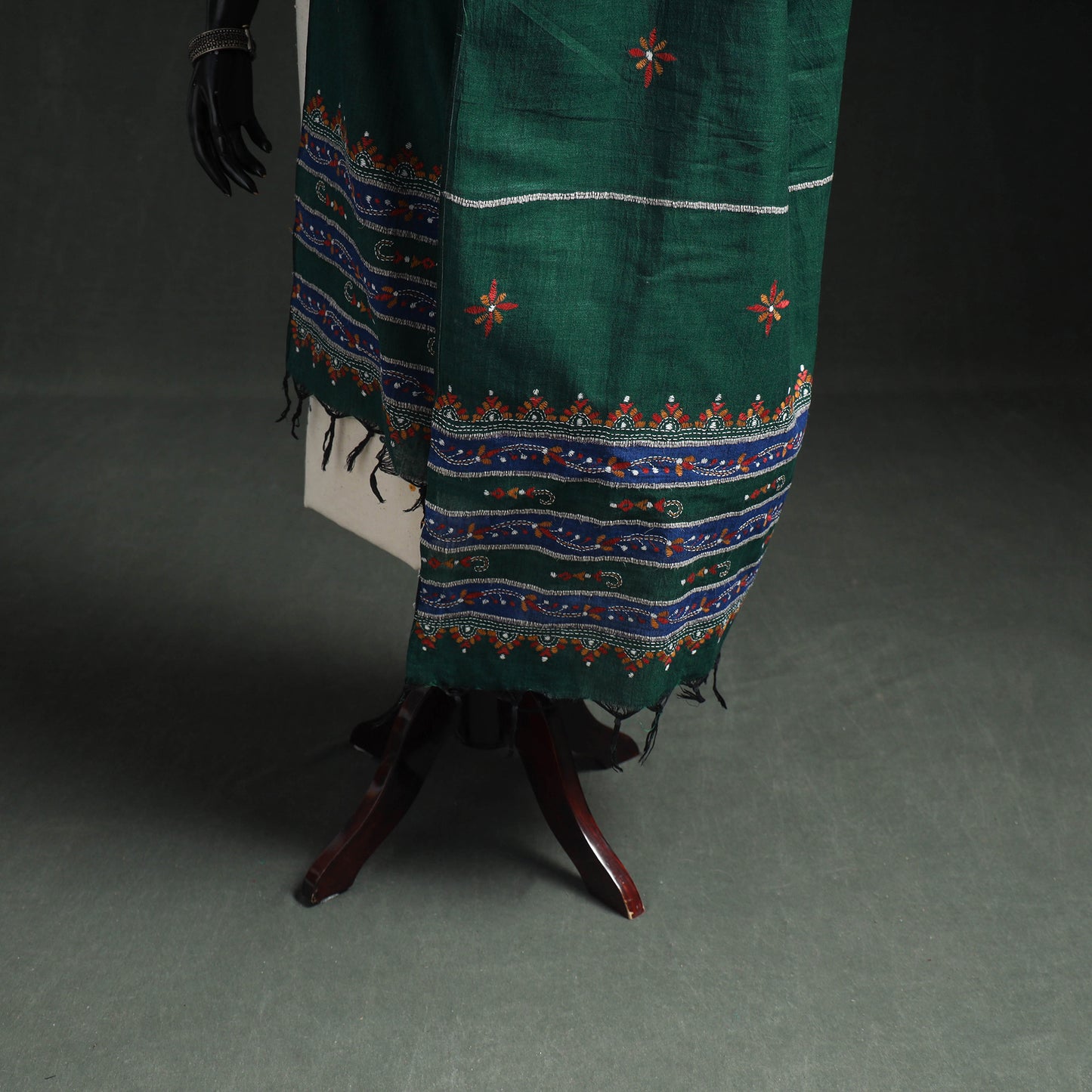 Kantha Hand Embroidered Khes Handwoven Cotton Dupatta 27
