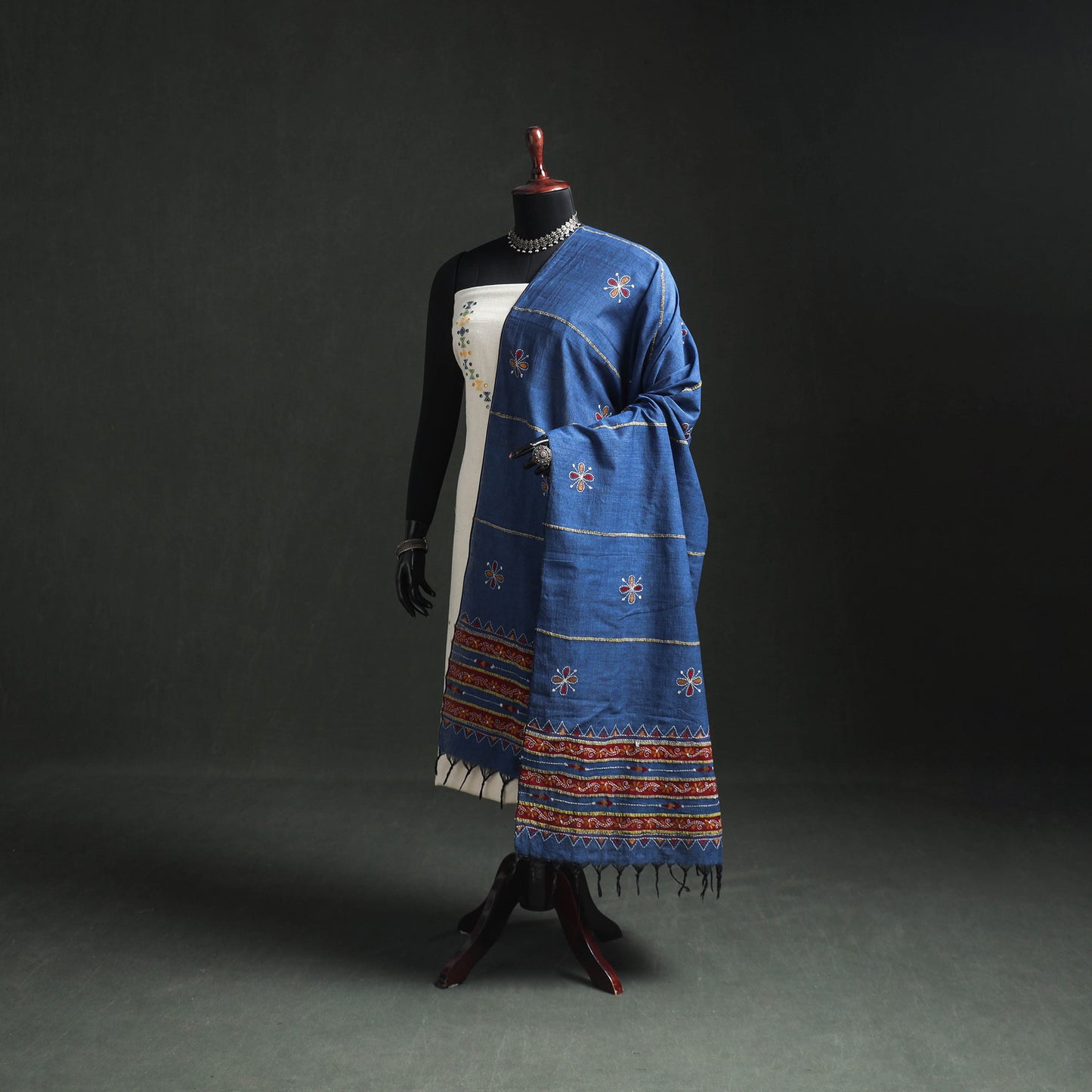 Kantha Hand Embroidered Khes Handwoven Cotton Dupatta 29