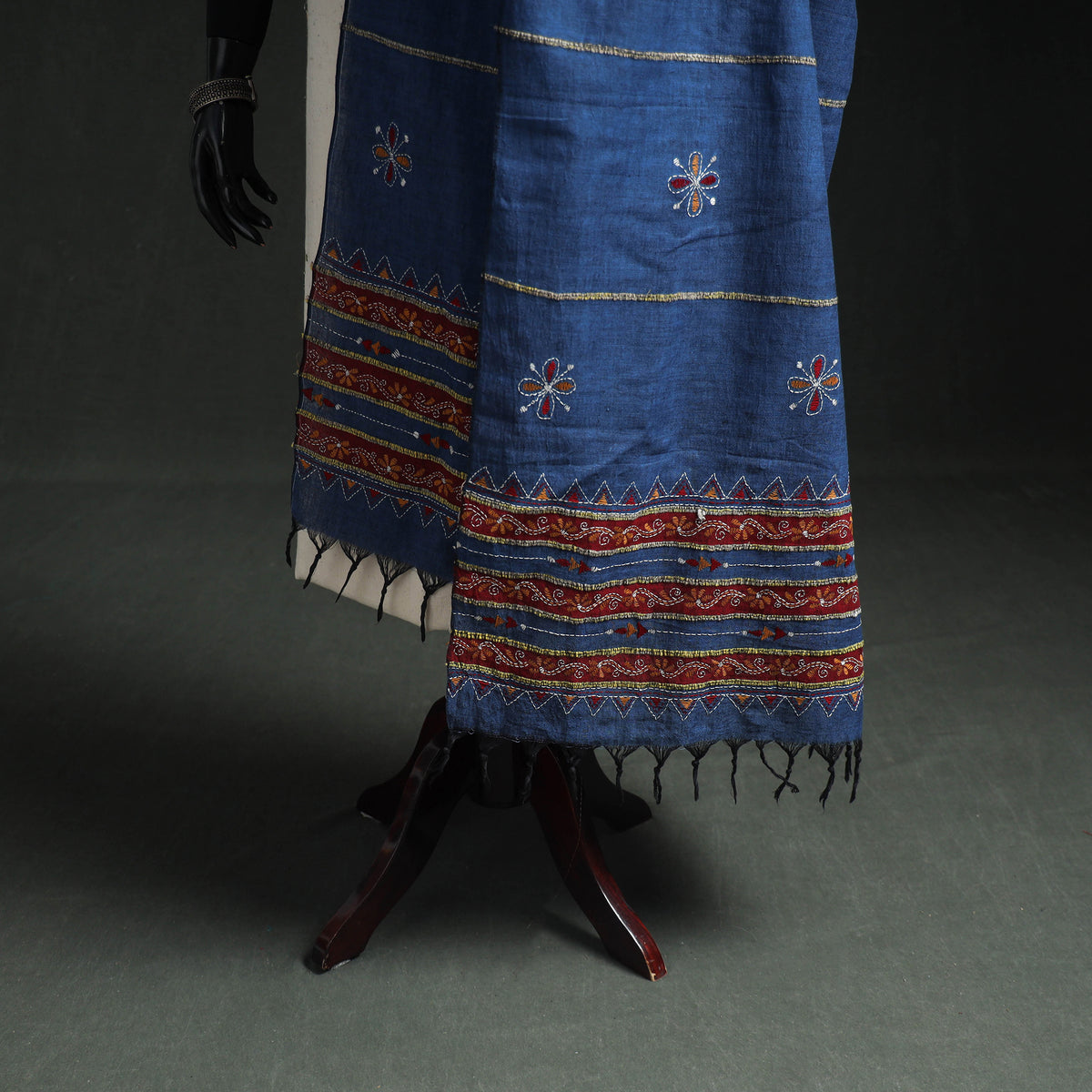 Kantha Hand Embroidered Khes Handwoven Cotton Dupatta 29