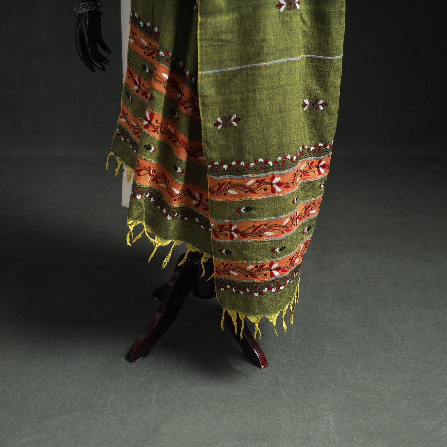 Kantha Hand Embroidered Khes Handwoven Cotton Dupatta 37