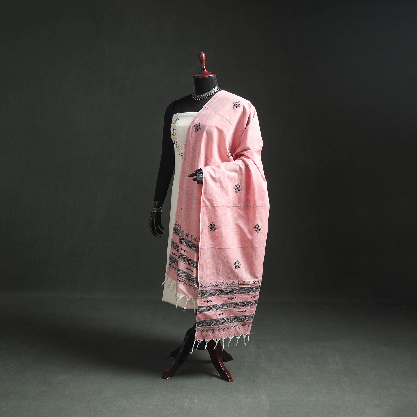 Kantha Hand Embroidered Khes Handwoven Cotton Dupatta 39