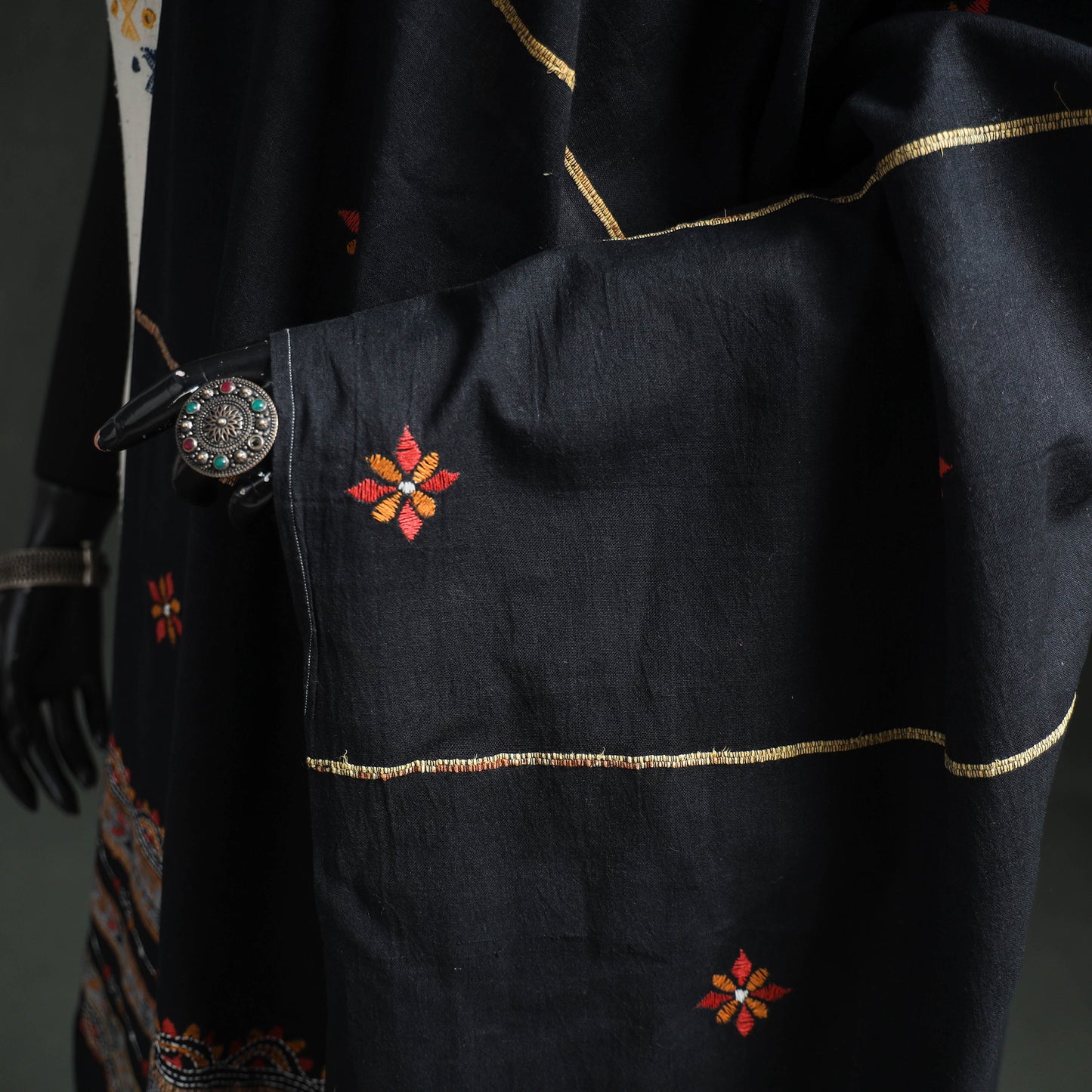 Kantha Hand Embroidered Khes Handwoven Cotton Dupatta 40