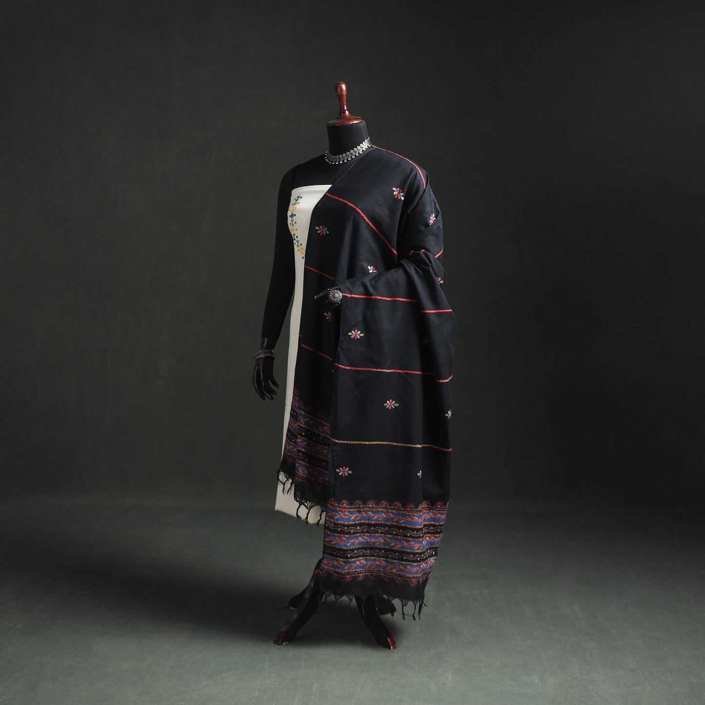 Kantha Hand Embroidered Khes Handwoven Cotton Dupatta 41